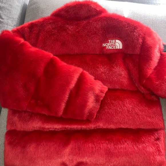Supreme x The North Face Faux Fur - Picture 2 of 4